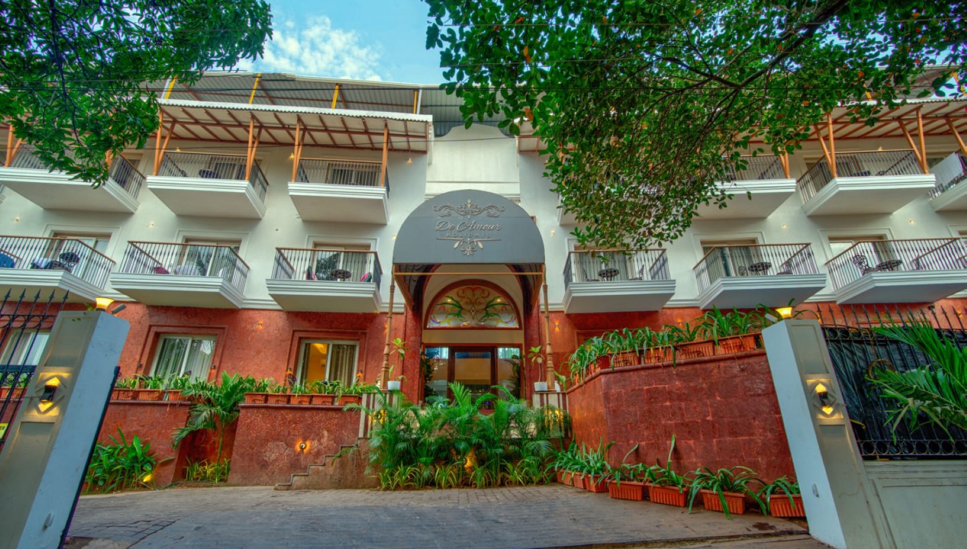 Okean De Goa Hotel
