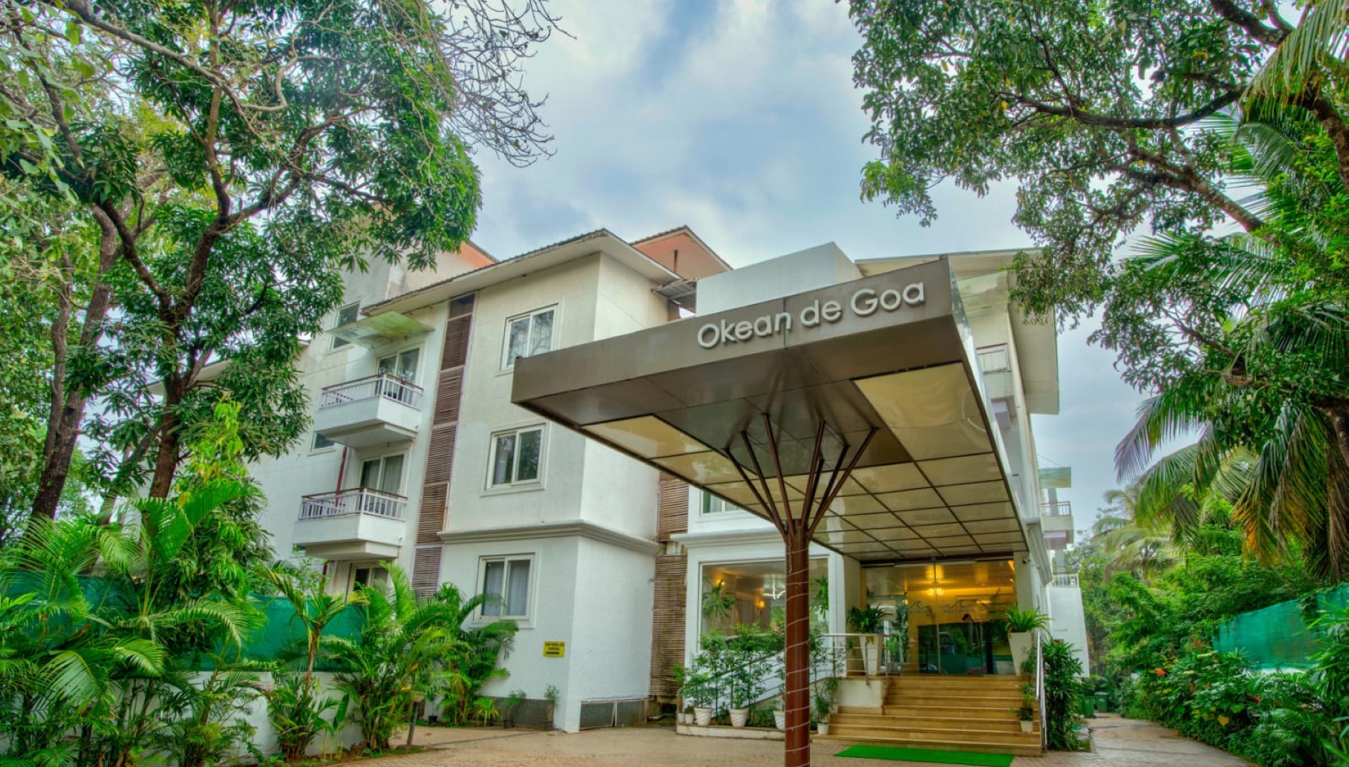 Okean De Goa Hotel